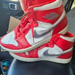 Jordan 1 mid